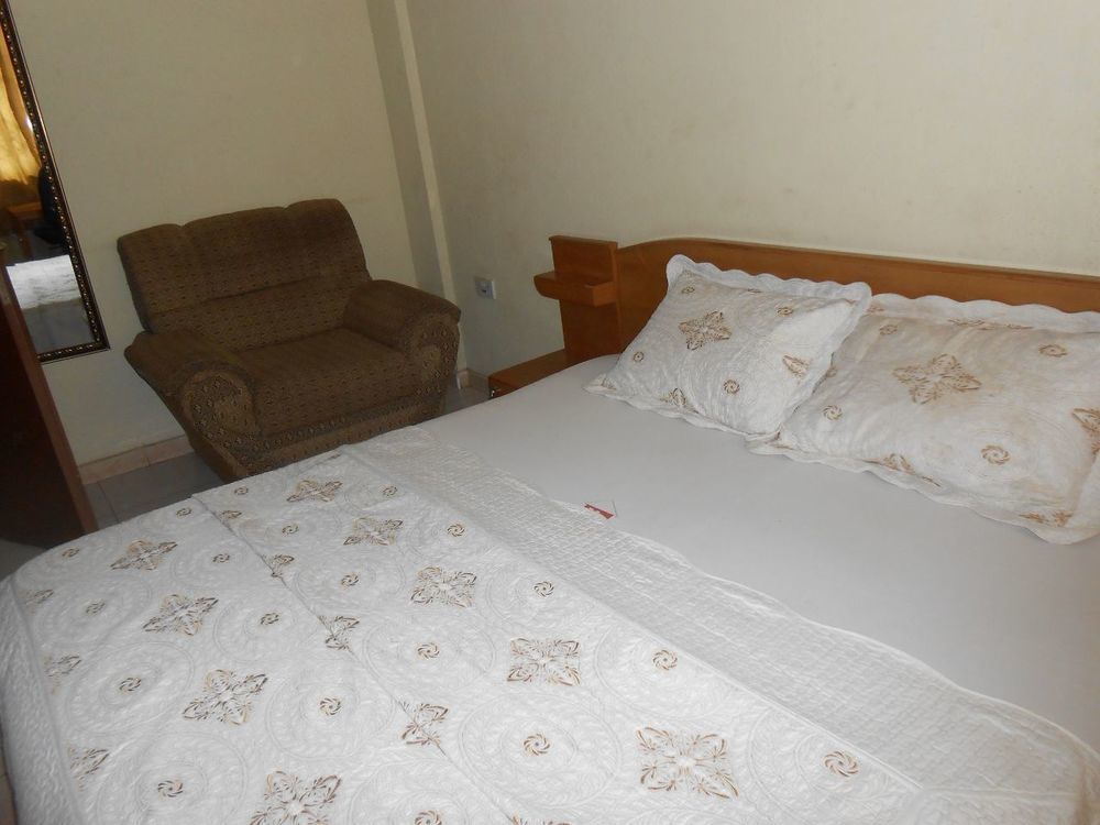 Nicolizy Hotel Awoshie Екстер'єр фото